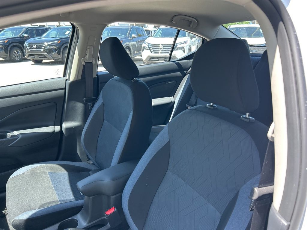 2025 Nissan Versa SV photo 13
