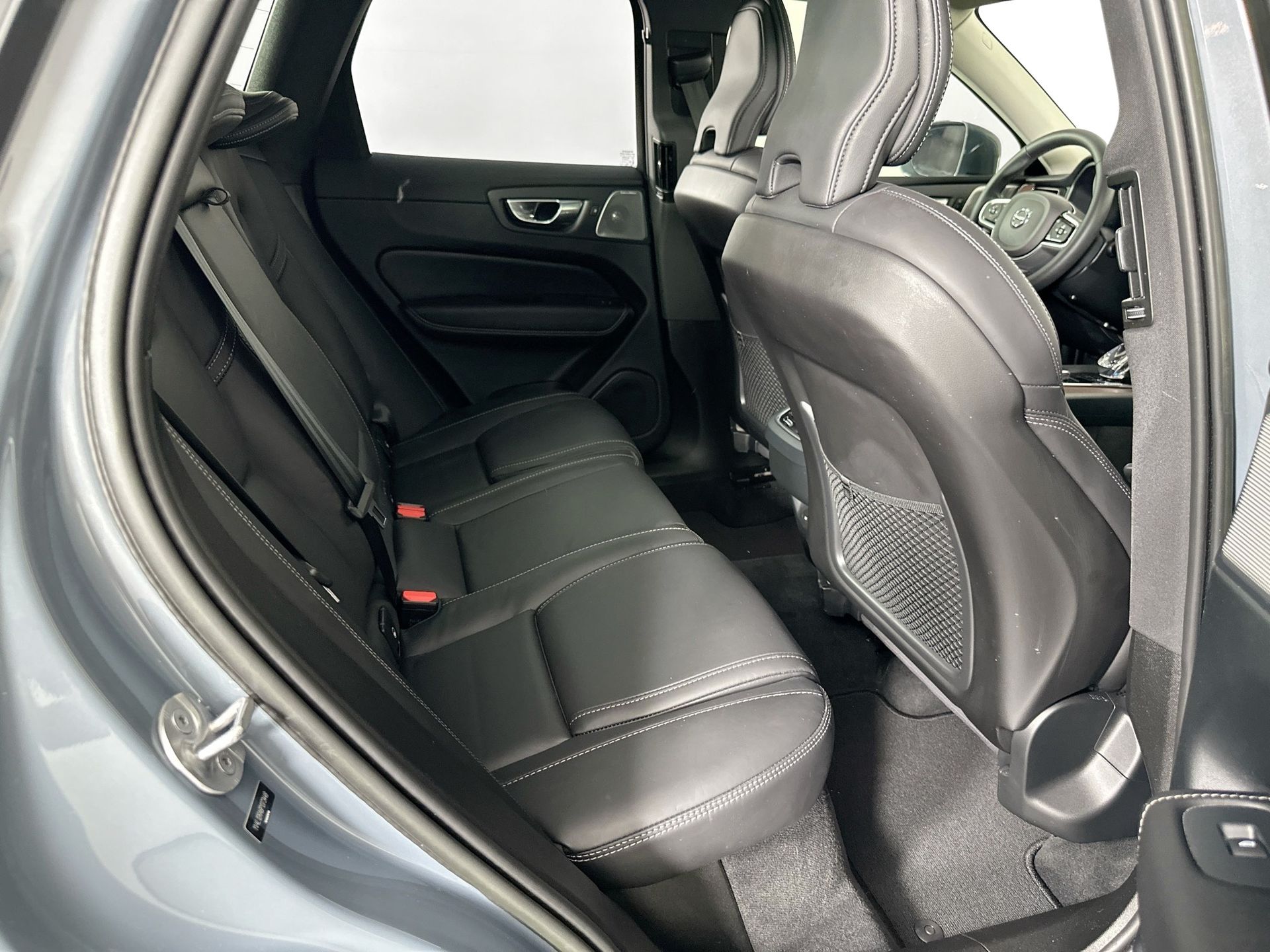 2023 Volvo XC60 B5 Ultimate photo 22