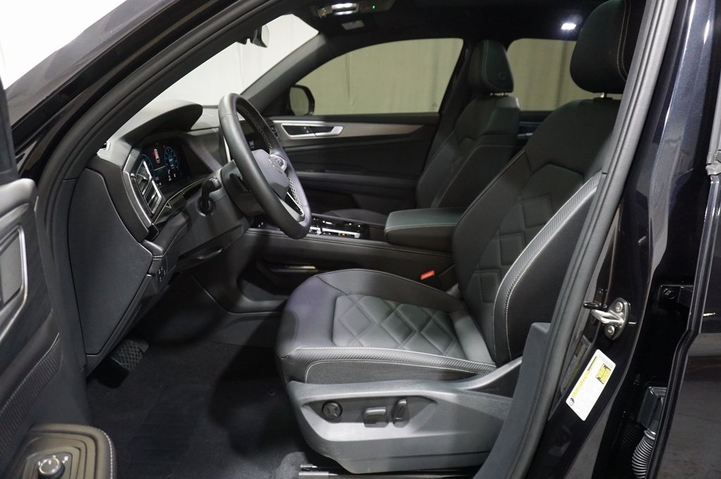 2025 Volkswagen Atlas Cross Sport SE Technology photo 9