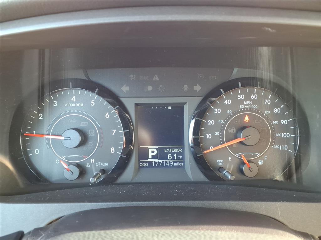 2015 Toyota Sienna LE photo 13