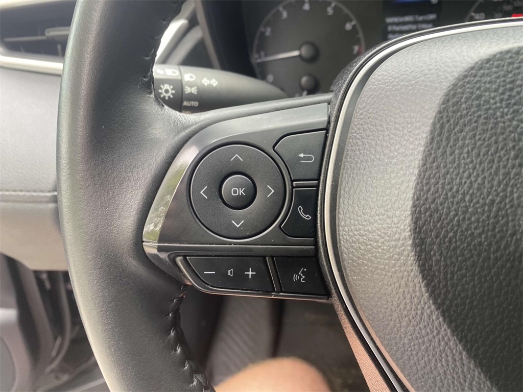 2024 Toyota Corolla Cross LE photo 25