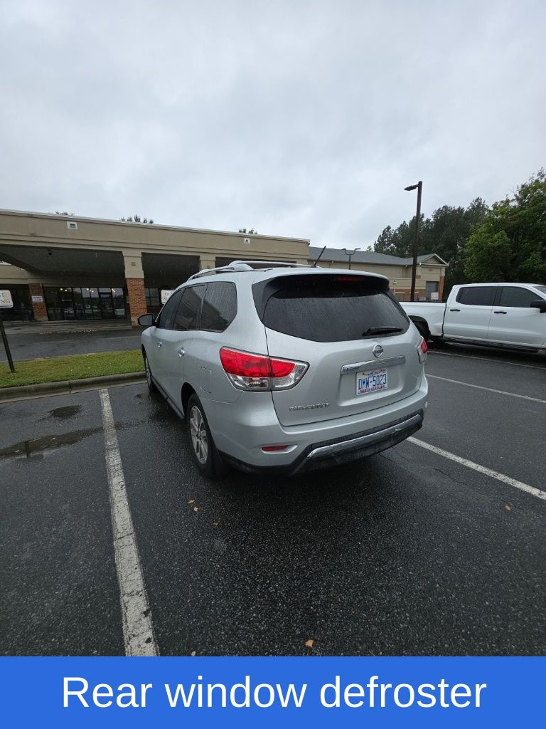 2015 Nissan Pathfinder S photo 4