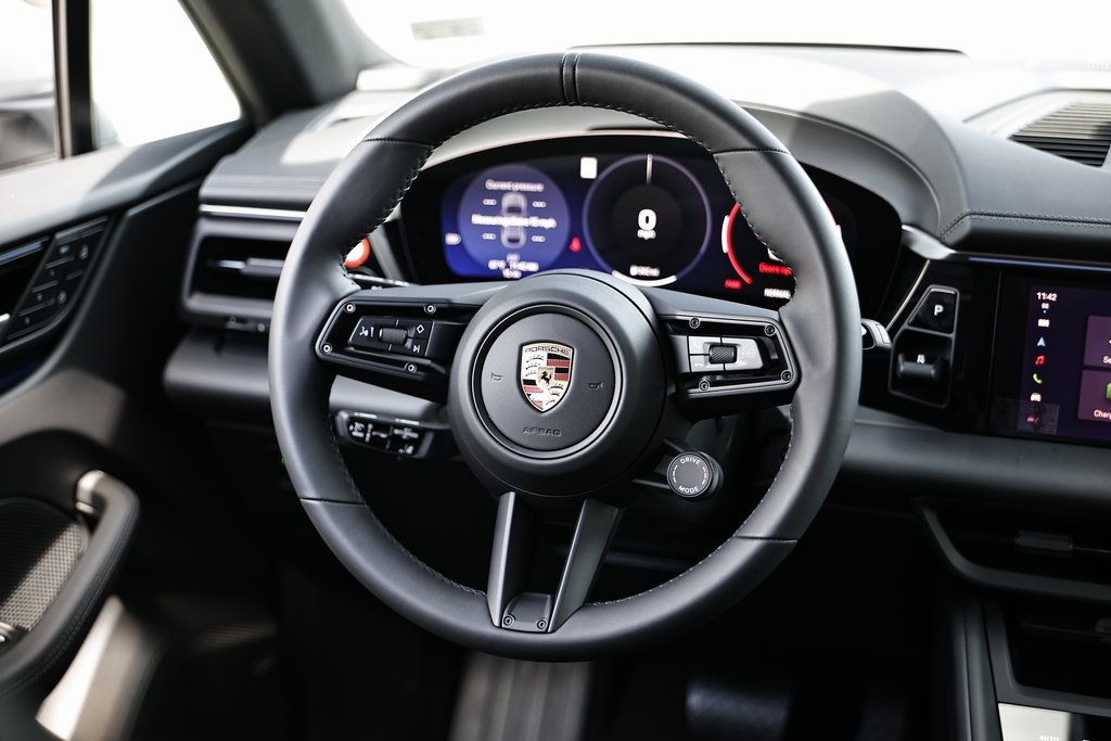 2025 Porsche Macan Electric photo 30