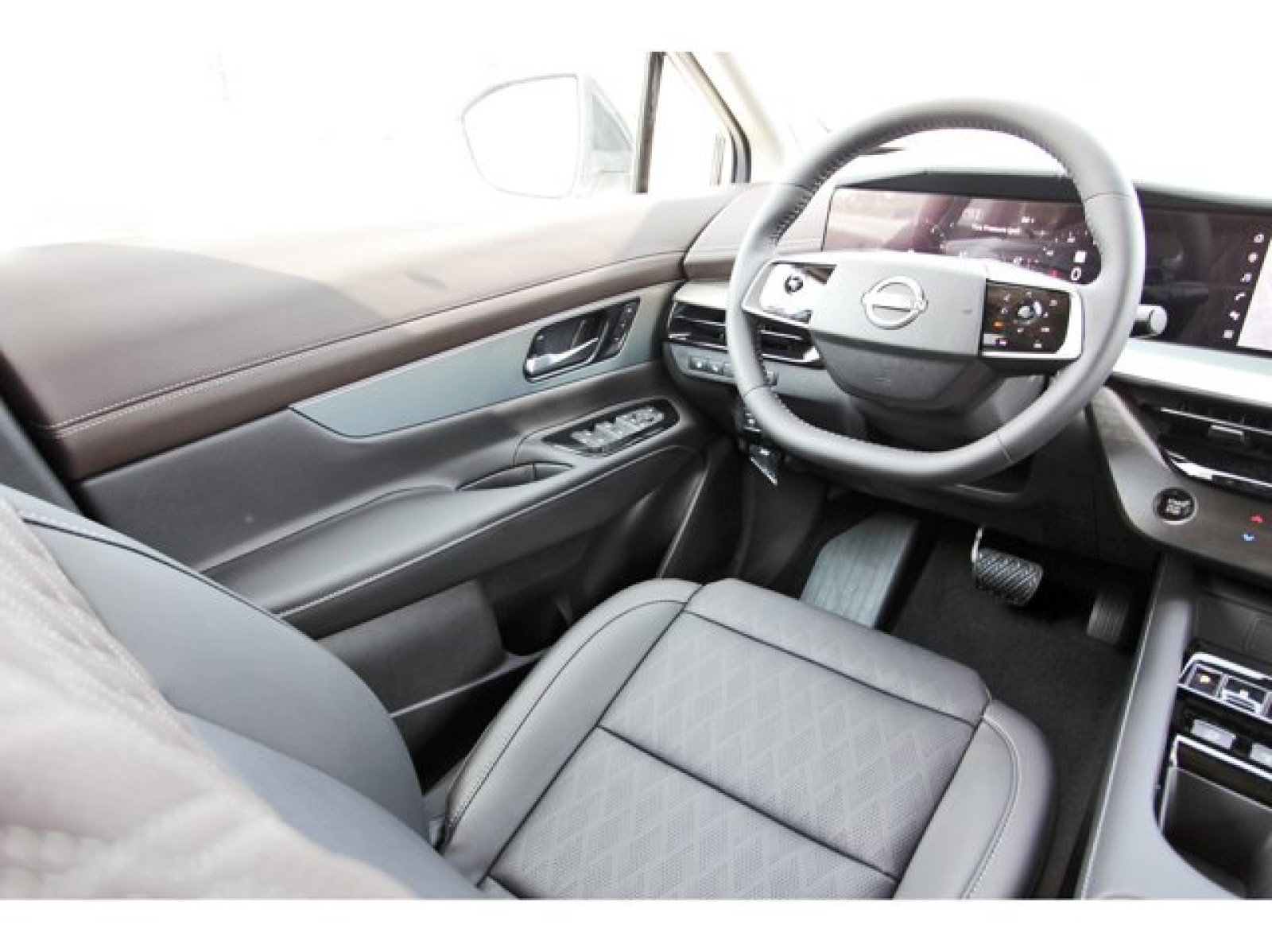 2026 Nissan Murano Platinum White at Robbins Nissan