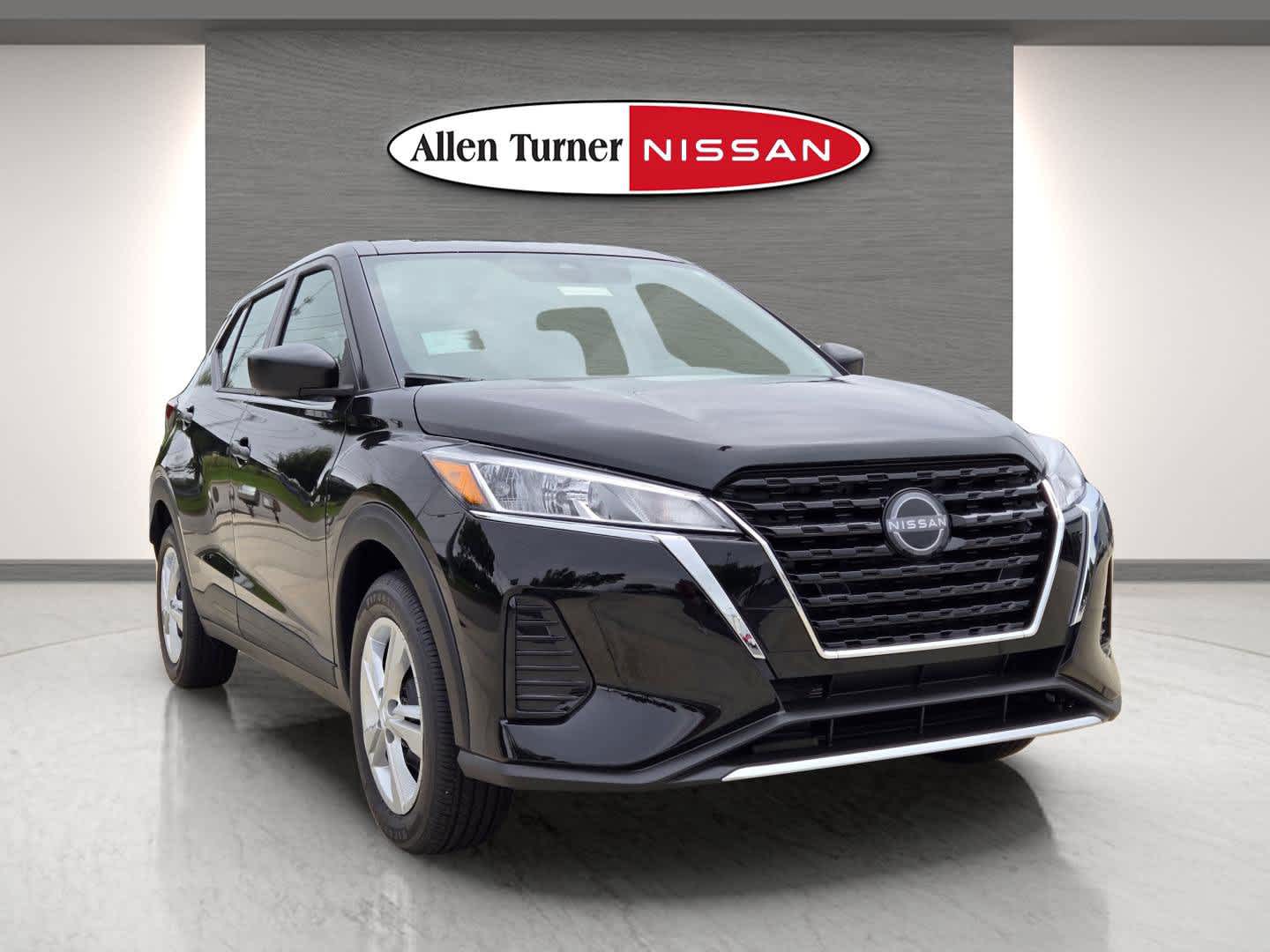 2025 Nissan Kicks Play S photo 2