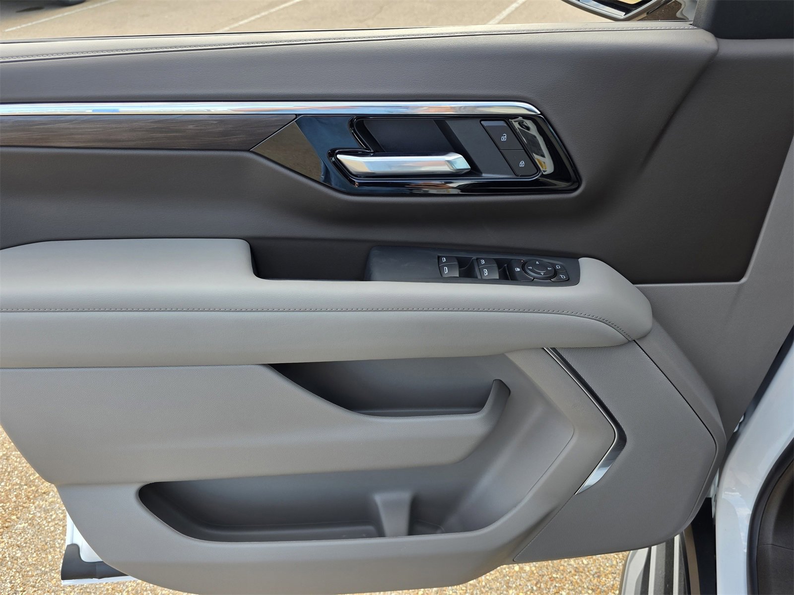 2025 Chevrolet Suburban LS photo 17