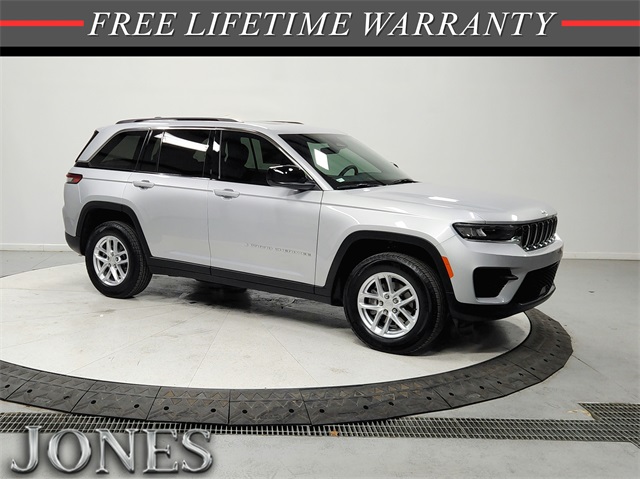 2025 Jeep Grand Cherokee Laredo's photo