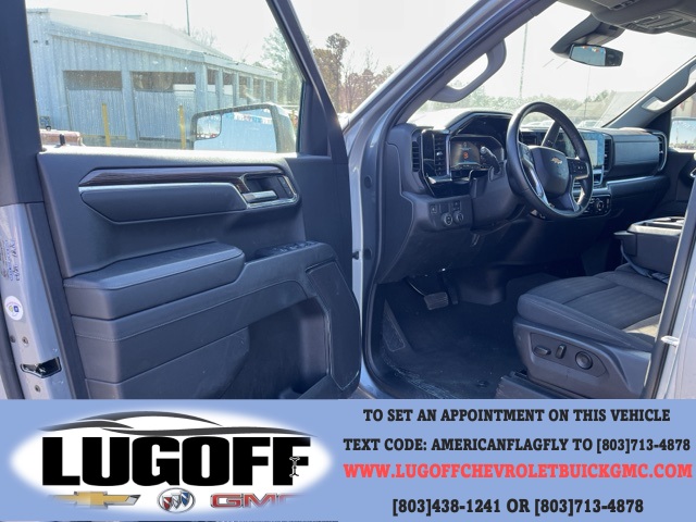 2024 Chevrolet Silverado 1500 LT photo 4