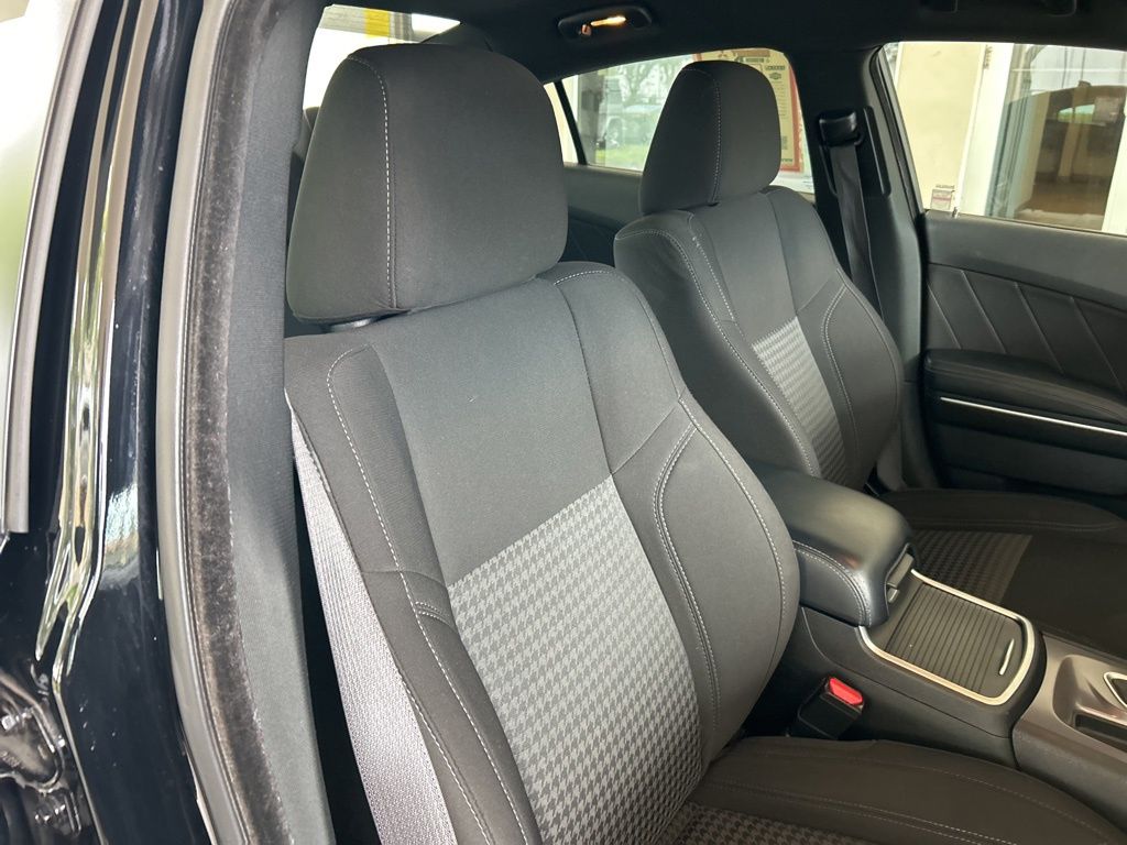 2023 Dodge Charger SXT photo 17
