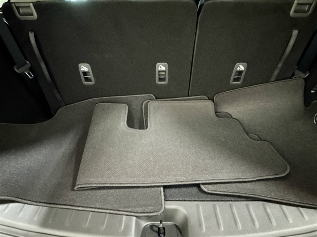 2025 Nissan Pathfinder SV photo 17