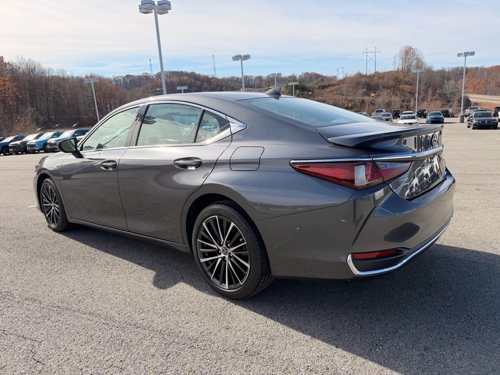 2022 Lexus ES 250 AWD photo 3