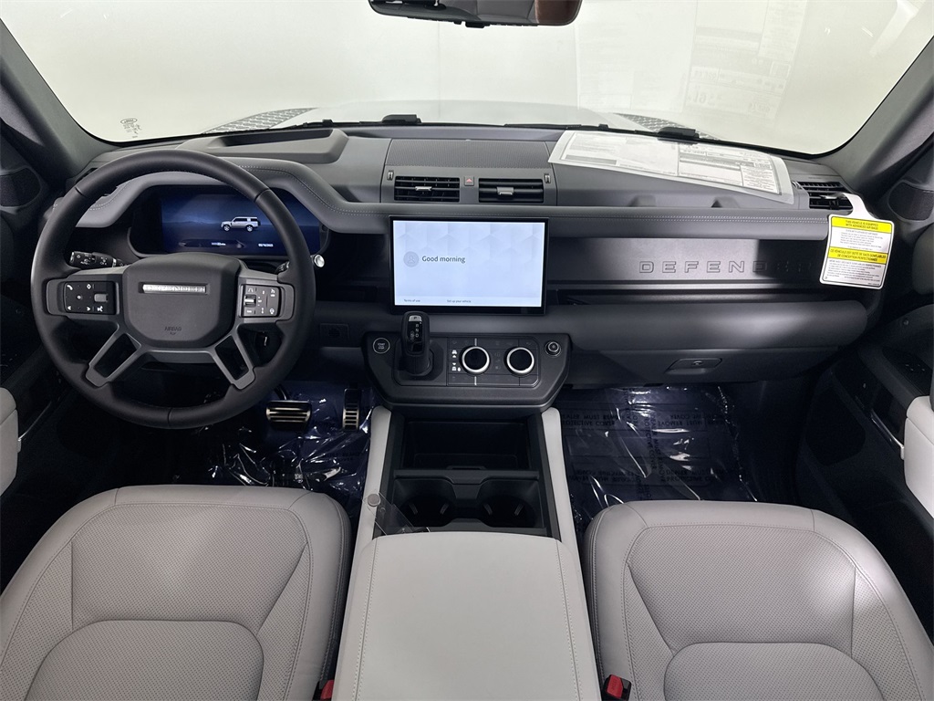 2025 Land Rover Defender 130 X-Dynamic SE photo 15