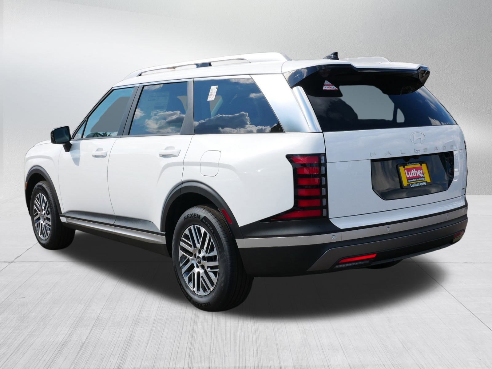 2026 Hyundai Palisade SEL photo 3
