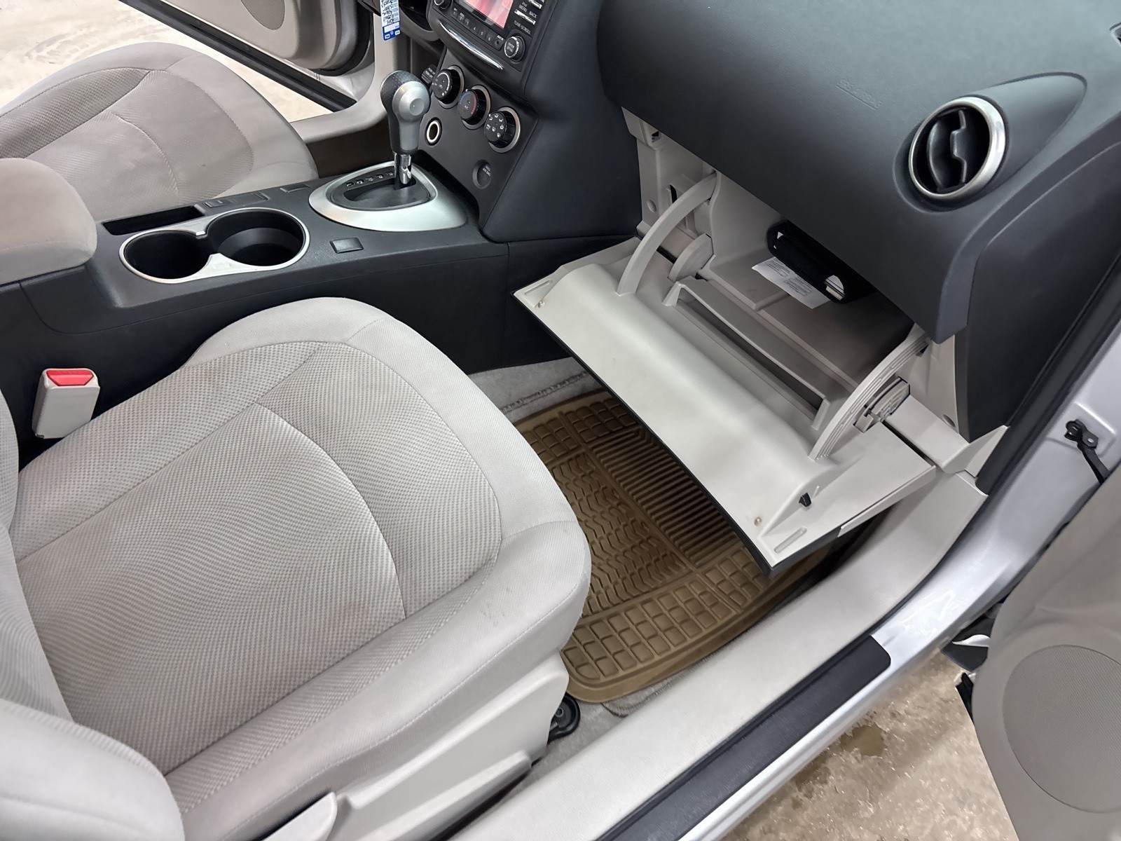 2014 Nissan Rogue Select S photo 15