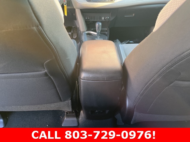 2016 Toyota RAV4 XLE photo 16