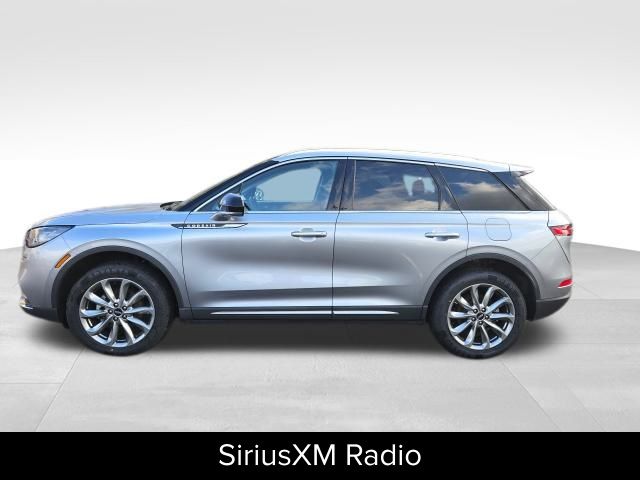 2022 Lincoln Corsair Standard photo 4