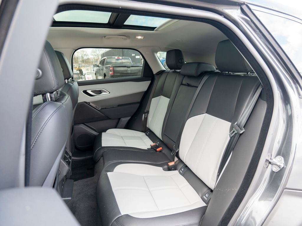 2025 Land Rover Range Rover Velar SE photo 21
