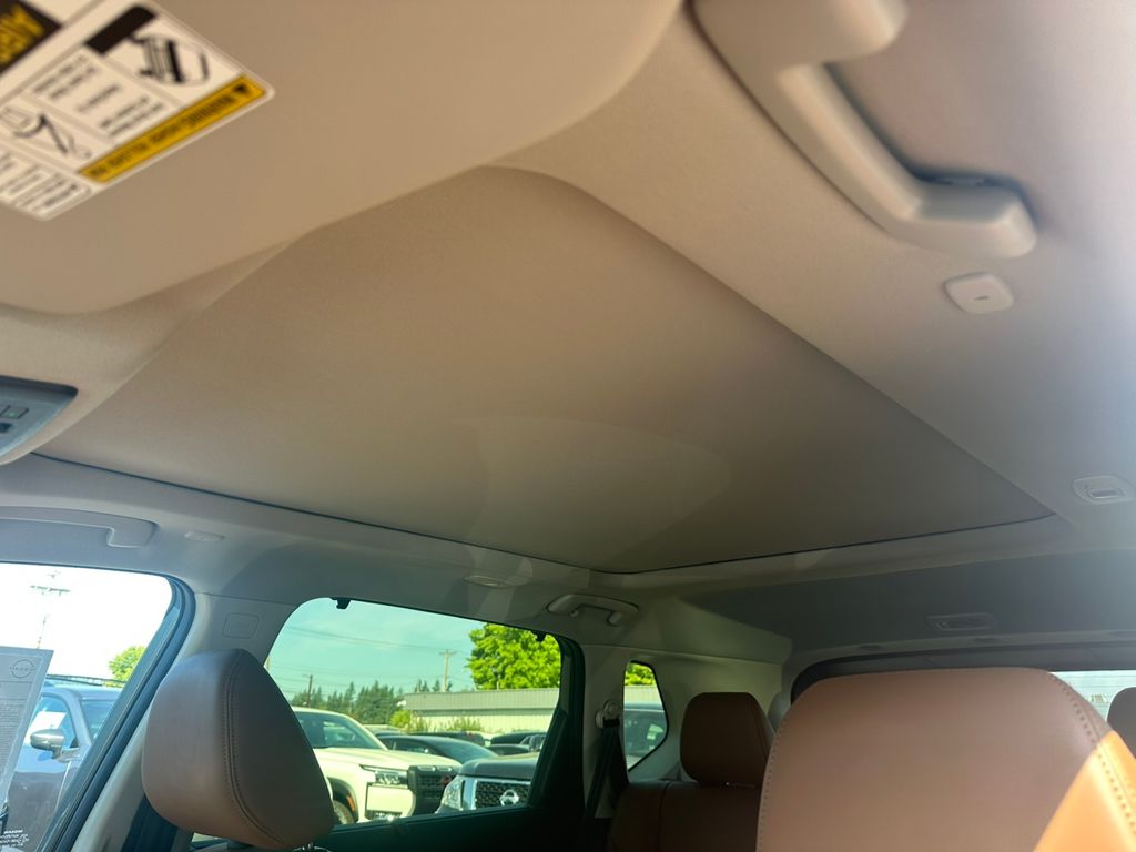 2026 Nissan Rogue Platinum photo 15
