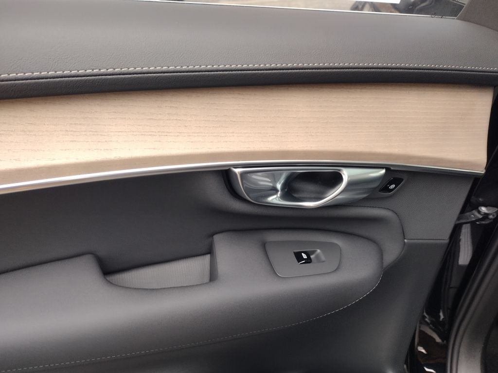 2026 VOLVO XC90 - Image 19