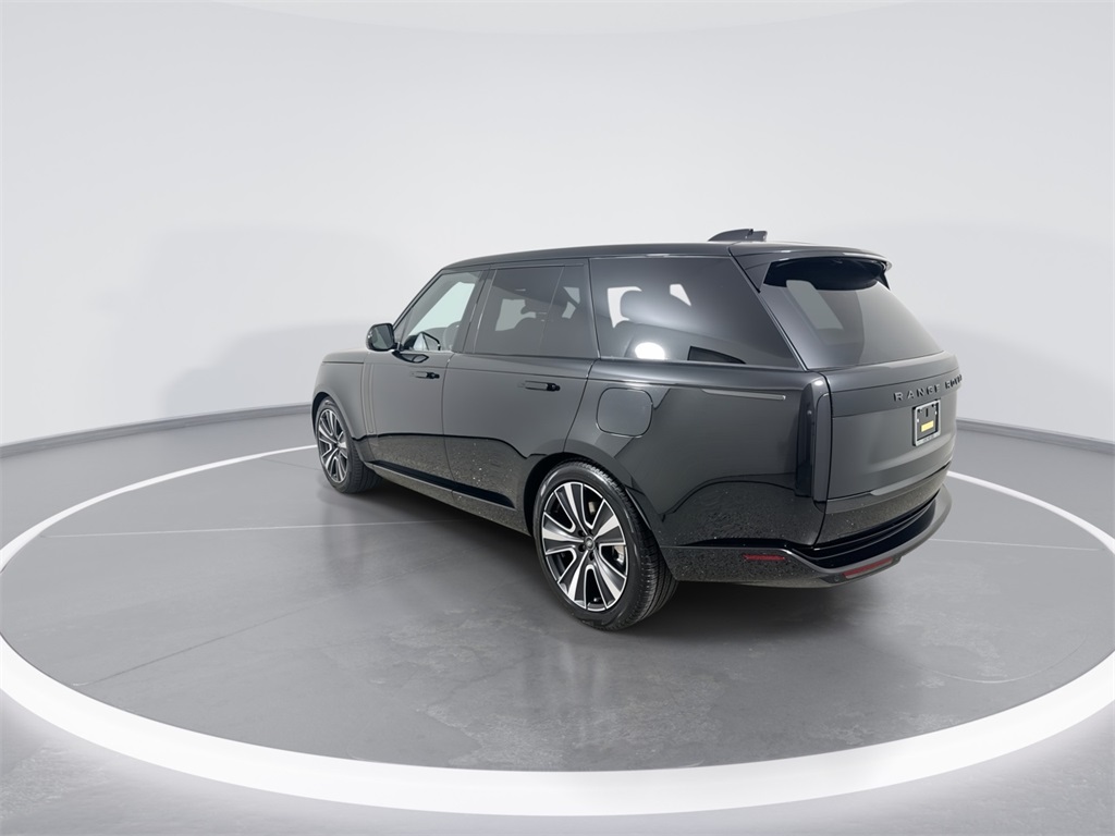 2025 Land Rover Range Rover SE photo 6