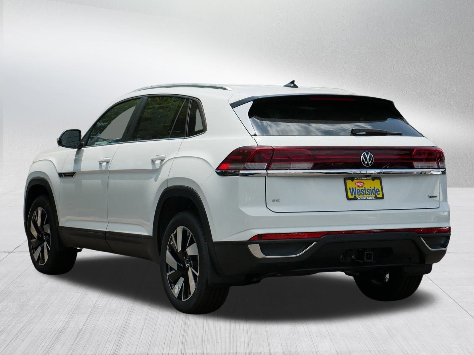 2025 Volkswagen Atlas Cross Sport SE Technology photo 2