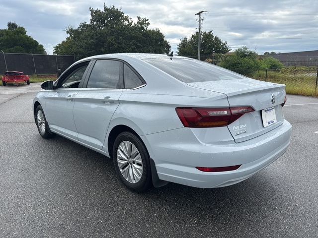 2019 Volkswagen Jetta R-Line photo 5