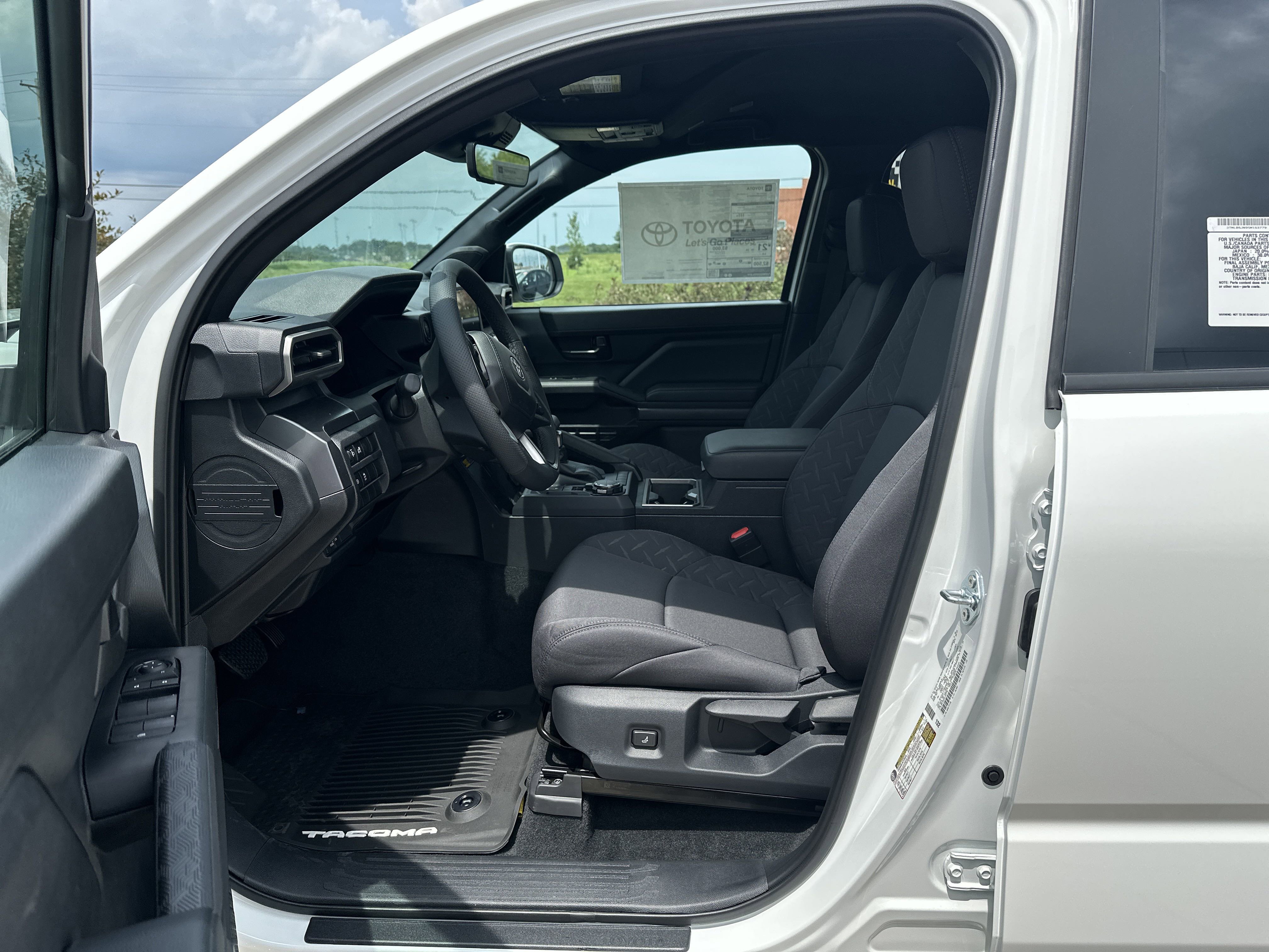 2025 Toyota Tacoma SR5 Double Cab photo 5