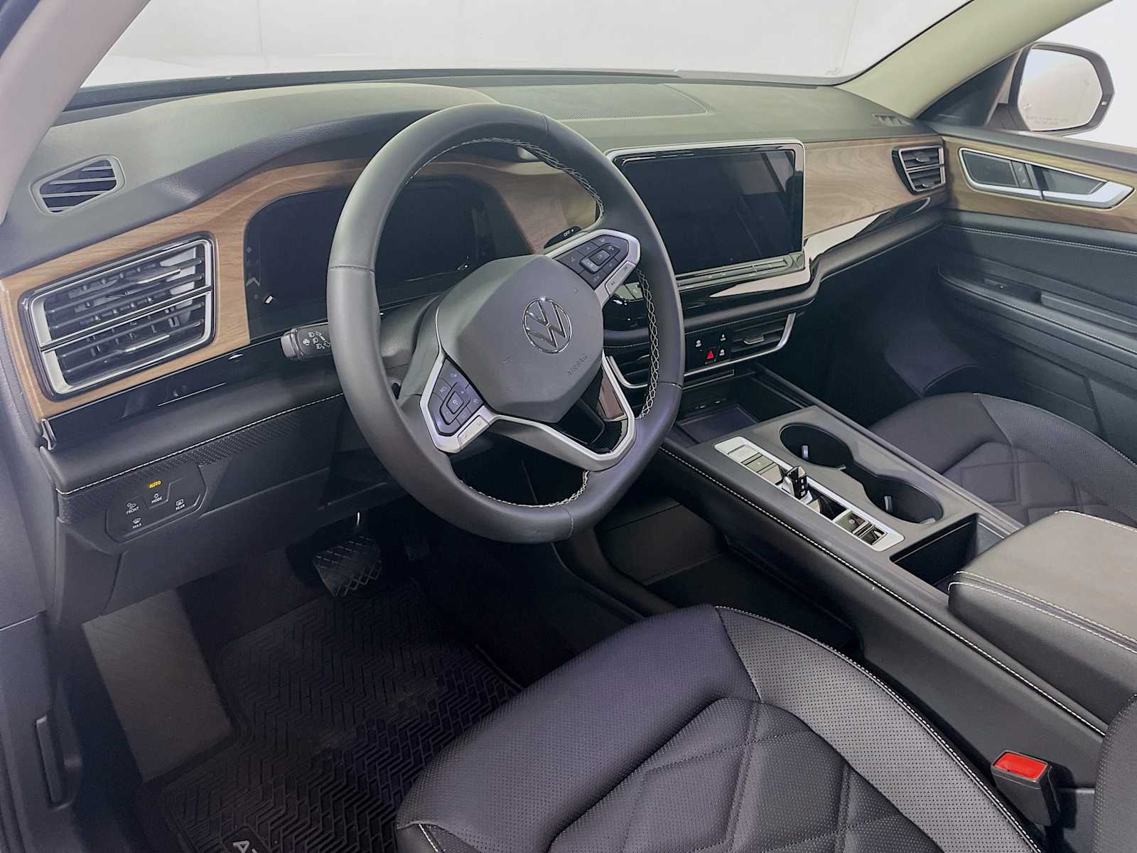 2024 Volkswagen Atlas SE photo 4