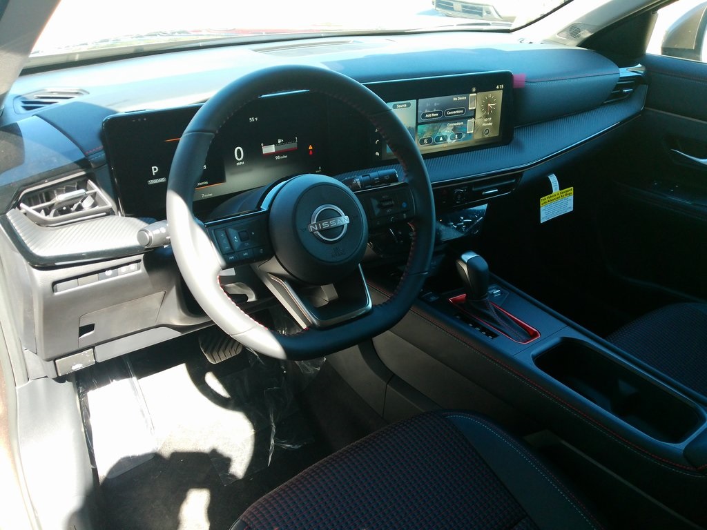 2025 Nissan Kicks SR photo 10