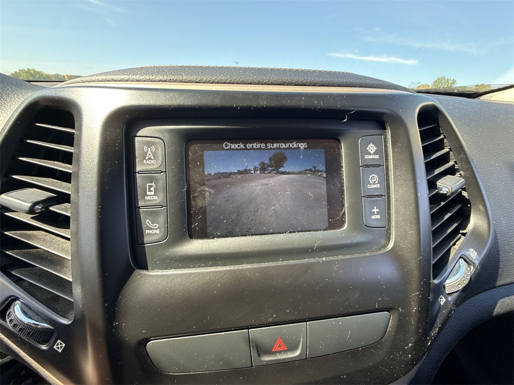 2018 Jeep Cherokee Latitude photo 21