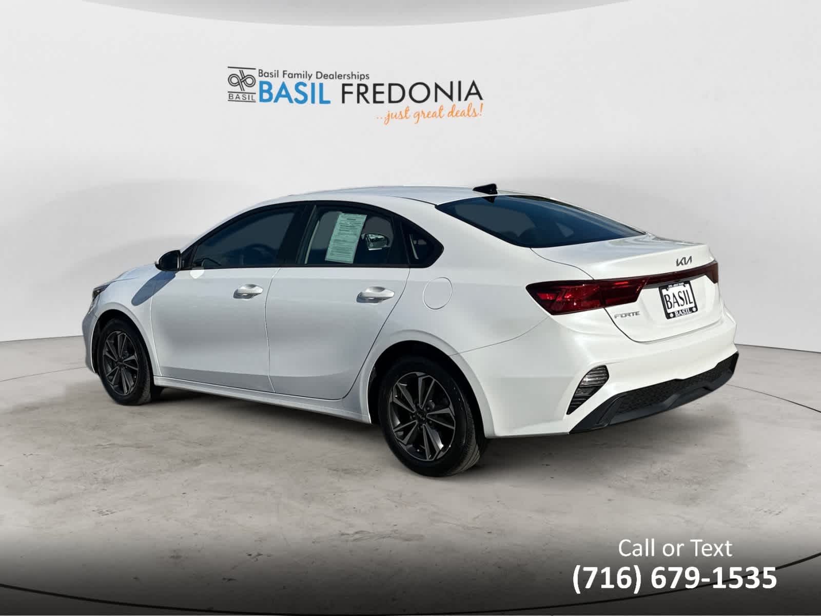2024 Kia Forte LXS photo 3