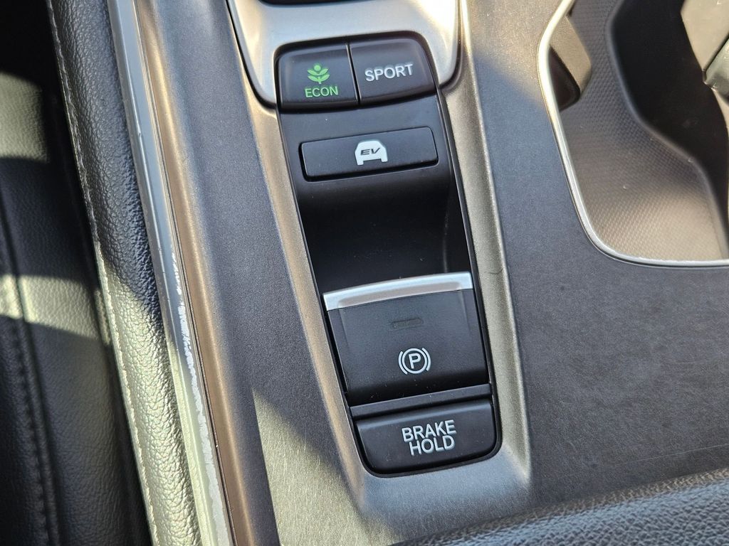 2021 Honda Accord Hybrid EX-L photo 23