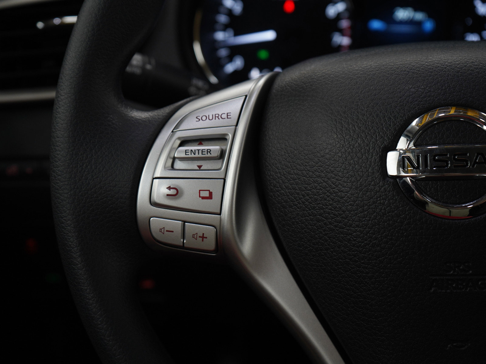 2016 Nissan Rogue SV photo 23