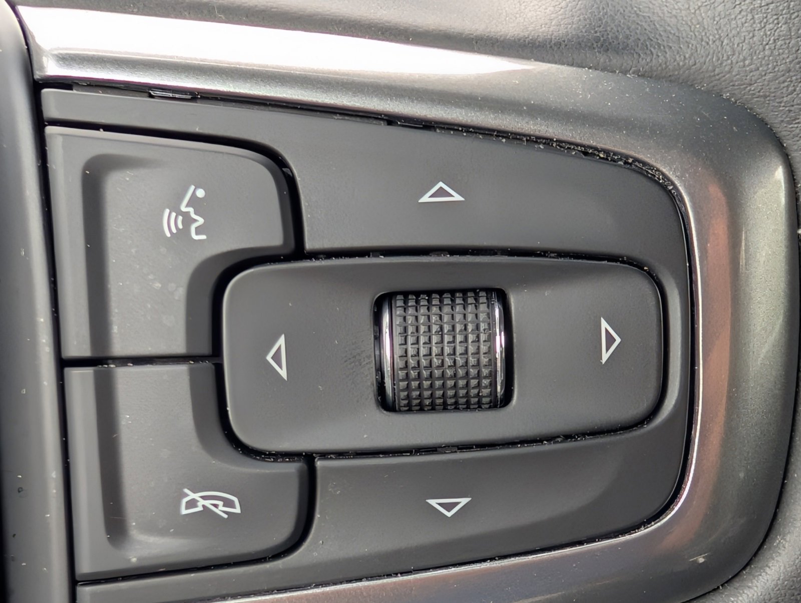 2025 Chevrolet Silverado 1500 LT photo 10