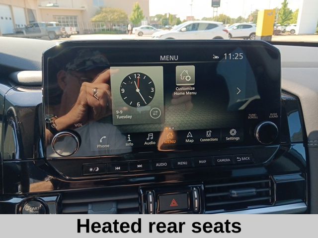 2025 Nissan Pathfinder Platinum photo 13