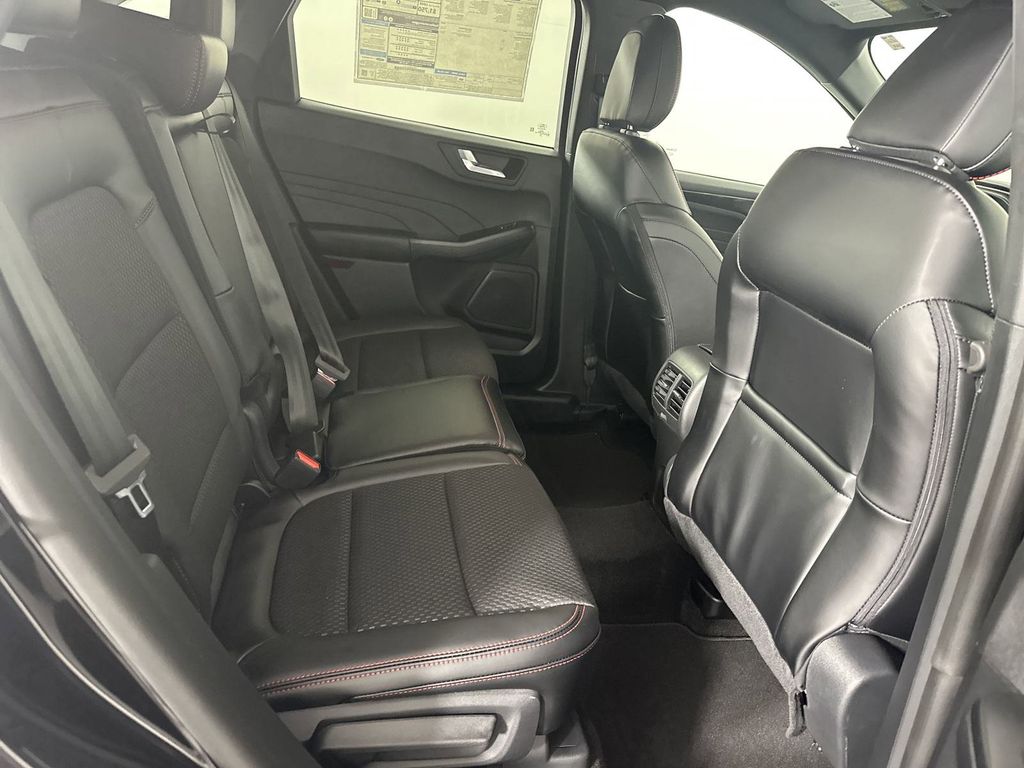 2025 Ford Escape ST-Line photo 11