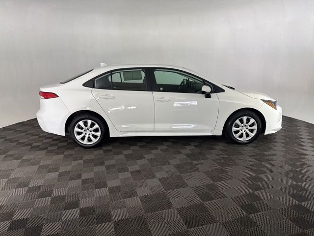 2024 Toyota Corolla LE photo 4