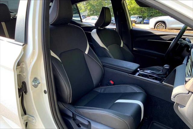 2025 Toyota Camry SE photo 8