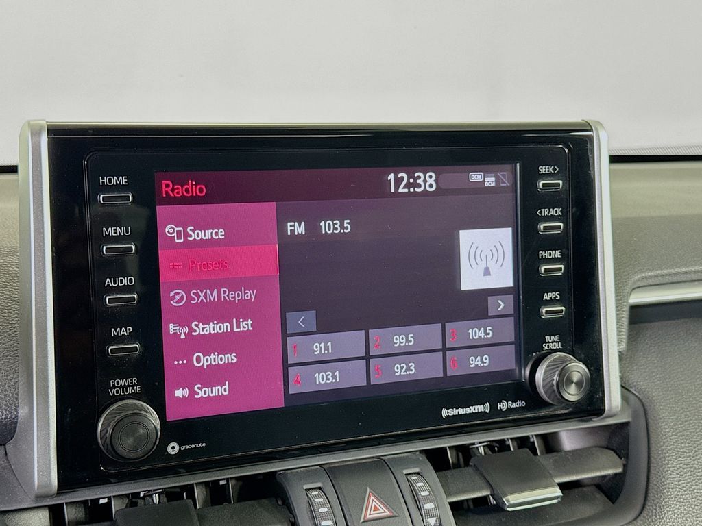 2020 Toyota RAV4 Hybrid XSE photo 13