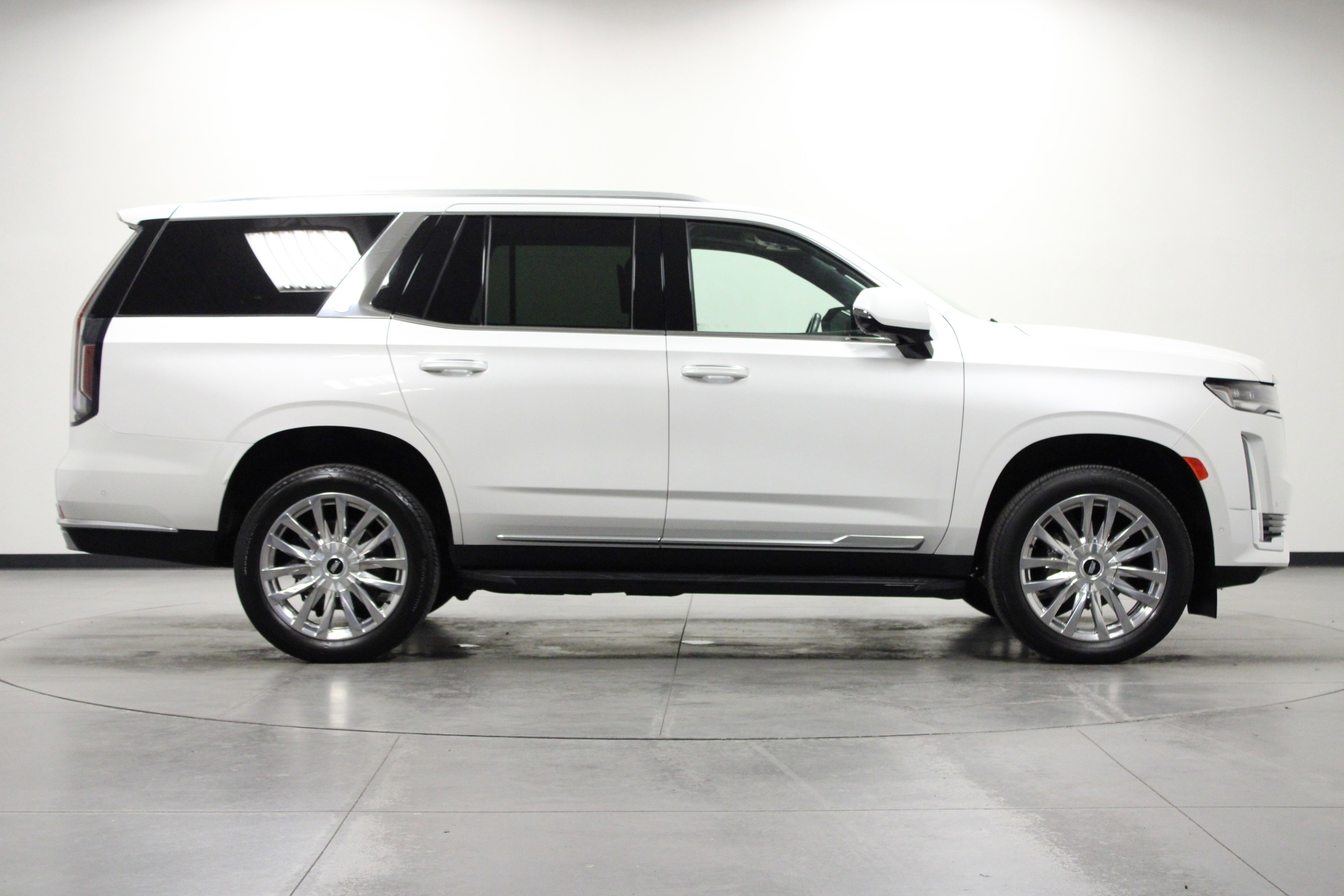 2023 Cadillac Escalade Premium Luxury photo 2
