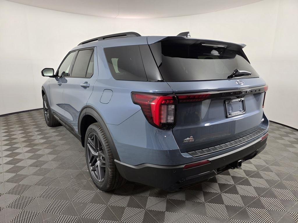2025 Ford Explorer ST-Line photo 3