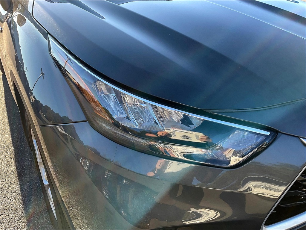 2020 Toyota Highlander Hybrid LE photo 31