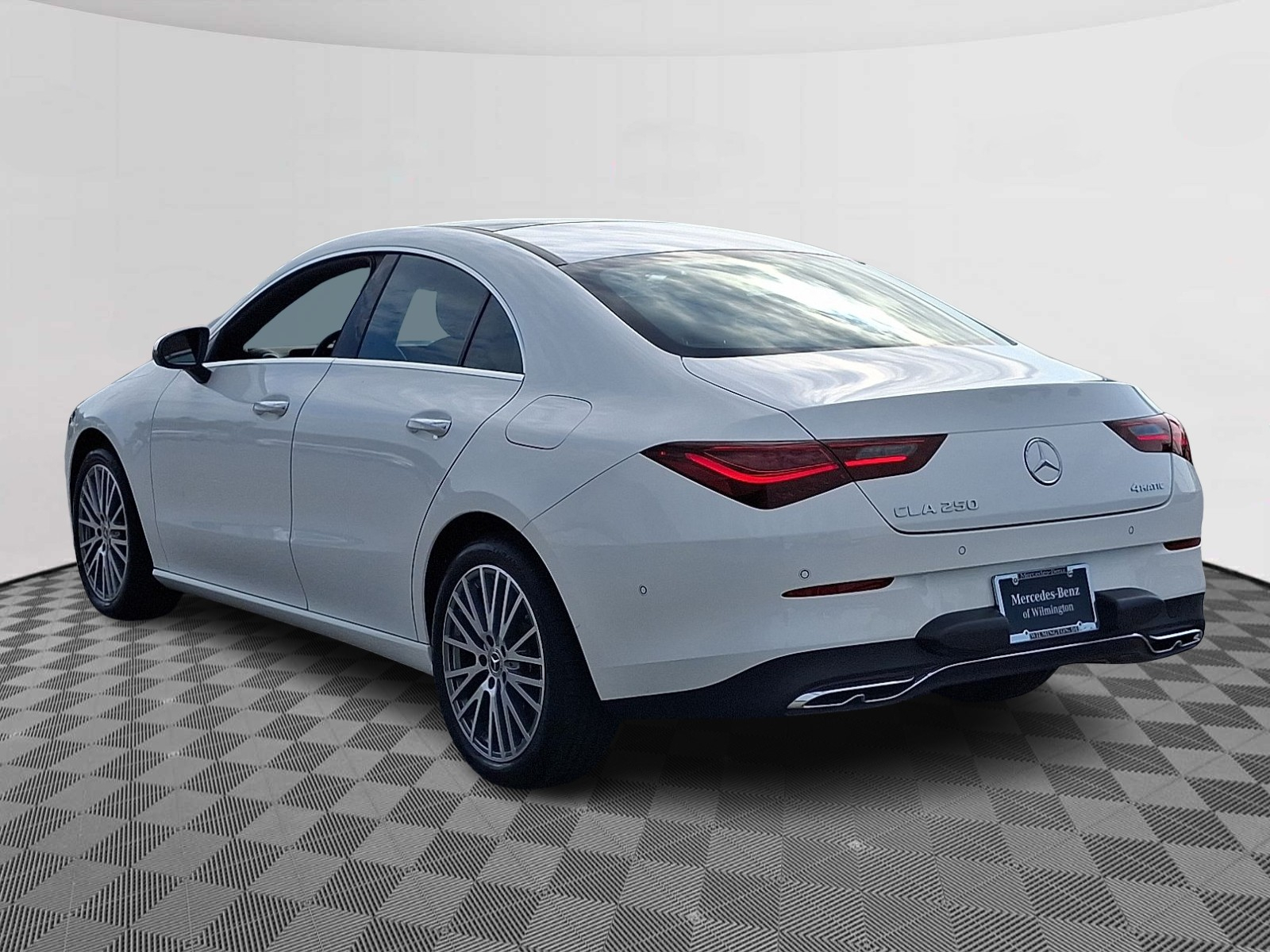 2025 Mercedes Benz CLA 250 4MATIC photo 4