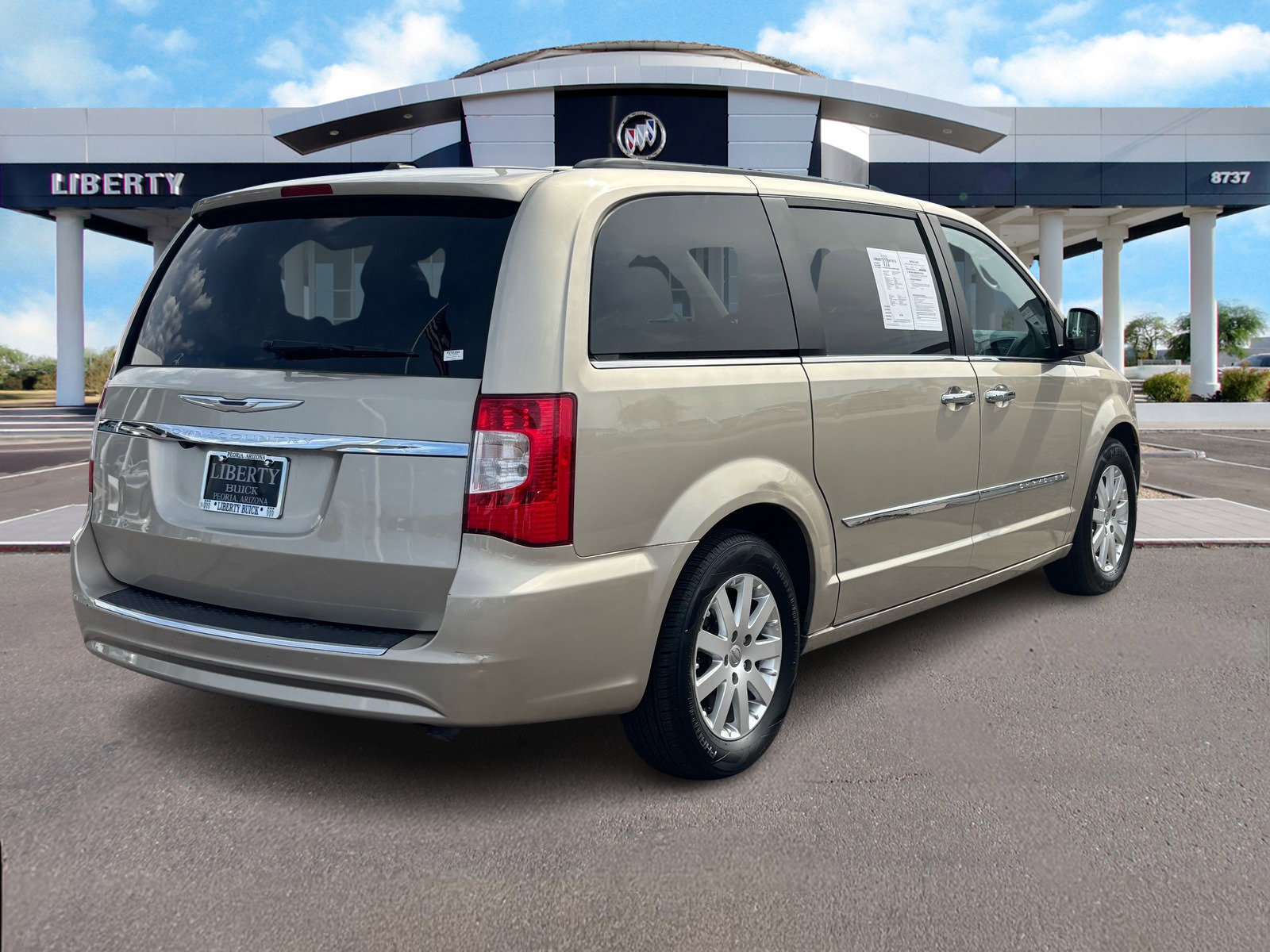 2015 Chrysler Town & Country Touring photo 3