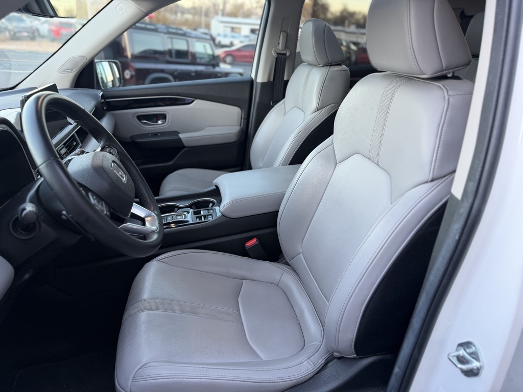 2025 Honda Pilot Touring photo 4