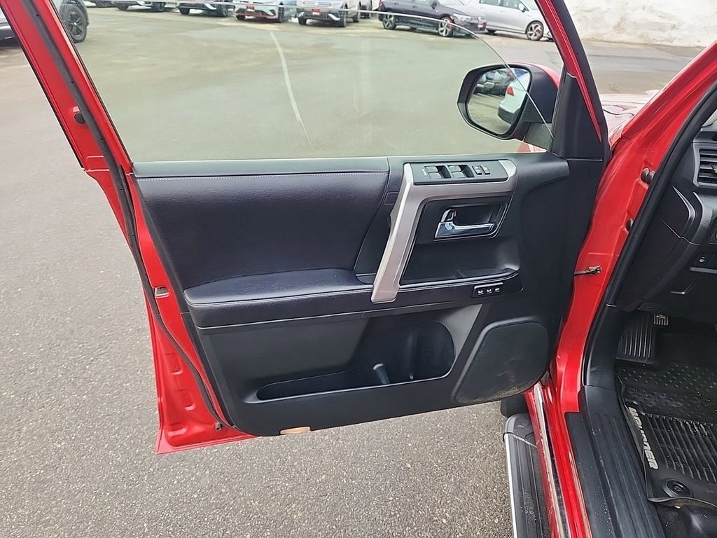 2018 Toyota 4Runner Limited photo 9