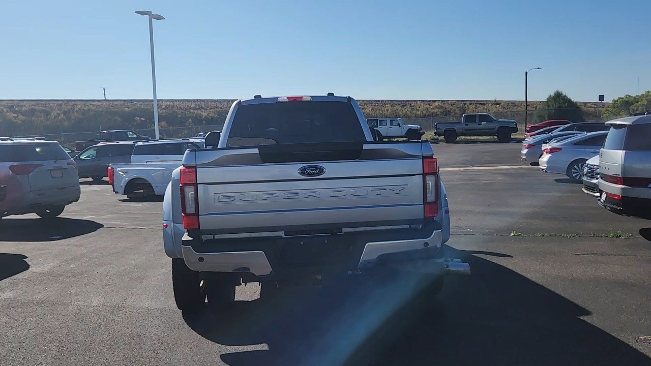 2022 Ford F-450 Lariat photo 2