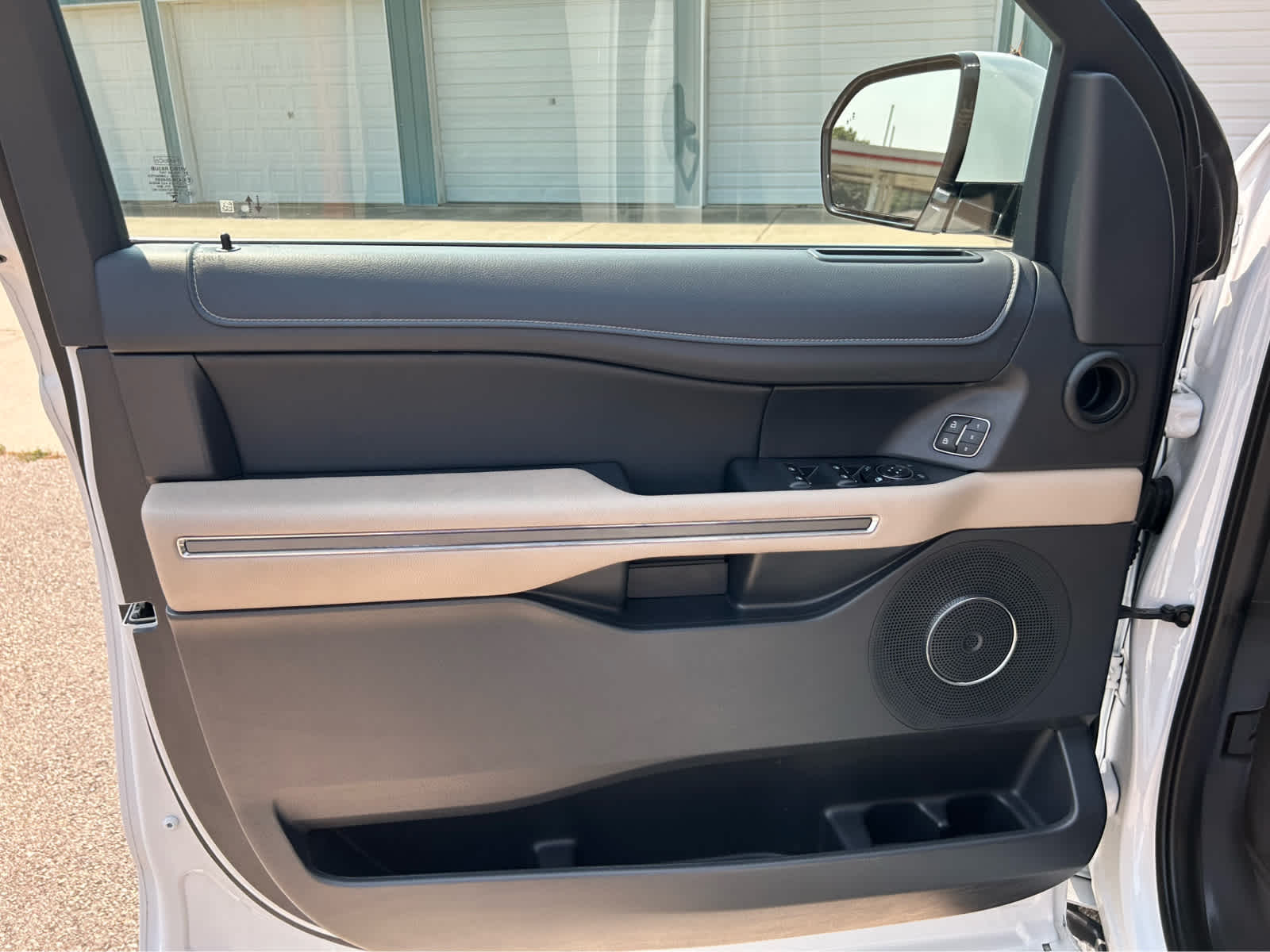 2024 Ford Expedition MAX XLT photo 18