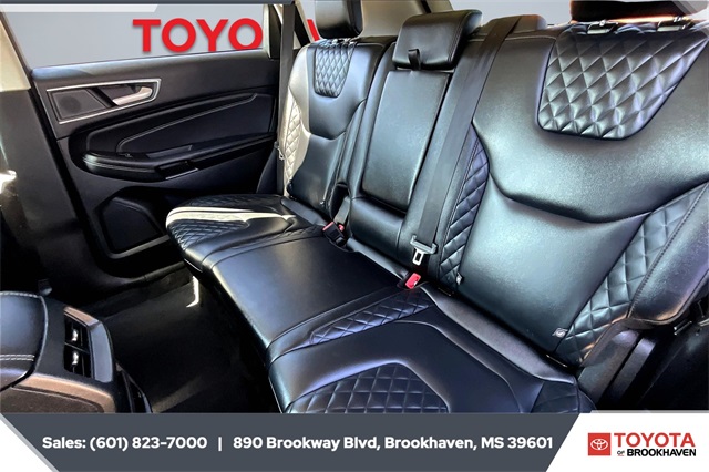2024 Ford Edge Titanium photo 18