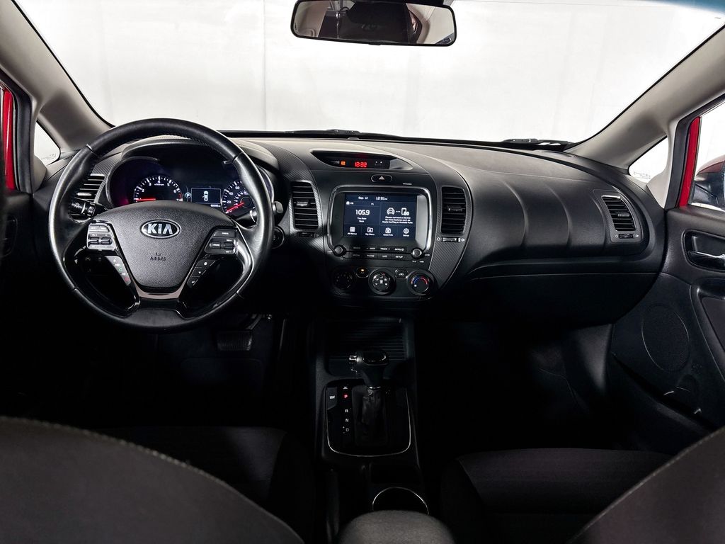 2017 Kia Forte S photo 12